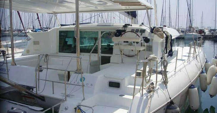 Chartern Sie katamaran in Alimos Marina - Lagoon 420