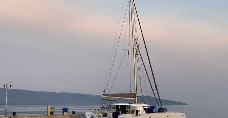 Rent a catamaran in Veruda Marina - Neel 45