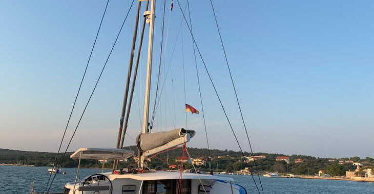 Alquilar catamarán en Veruda - Neel 45