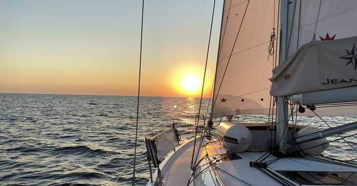 Chartern Sie segelboot in Veruda - Sun Odyssey 440 / 4 cabins