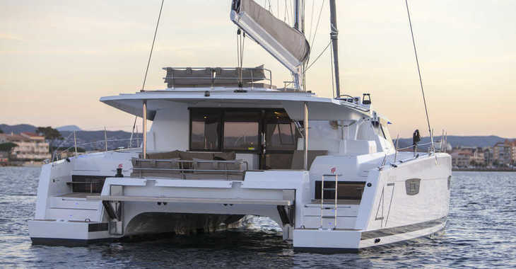 Rent a catamaran in Veruda Marina - Saona 47