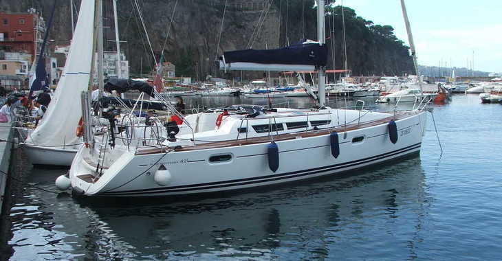 Rent a sailboat in Marina di Stabia - Sun Odyssey 42 i