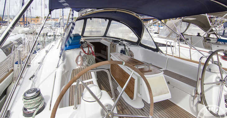 Rent a sailboat in Marina del Sur. Puerto de Las Galletas - Oceanis 40