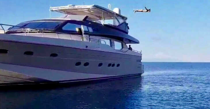 Chartern Sie yacht in Marina di Cannigione - Posillipo Technema 98