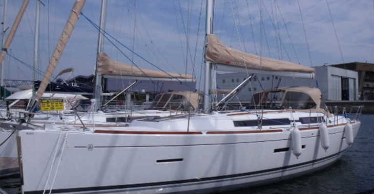 Rent a sailboat in Vigo  - Dufour 405 Grand Large