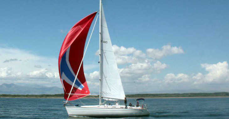 Rent a sailboat in Kavala - Marina Perigialiou - Bavaria 44