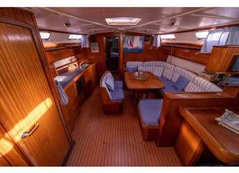 Rent a sailboat in Kavala - Marina Perigialiou - Bavaria 44