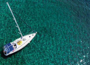 Rent a sailboat in Kavala - Marina Perigialiou - Bavaria 44