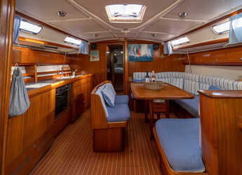 Rent a sailboat in Kavala - Marina Perigialiou - Bavaria 44