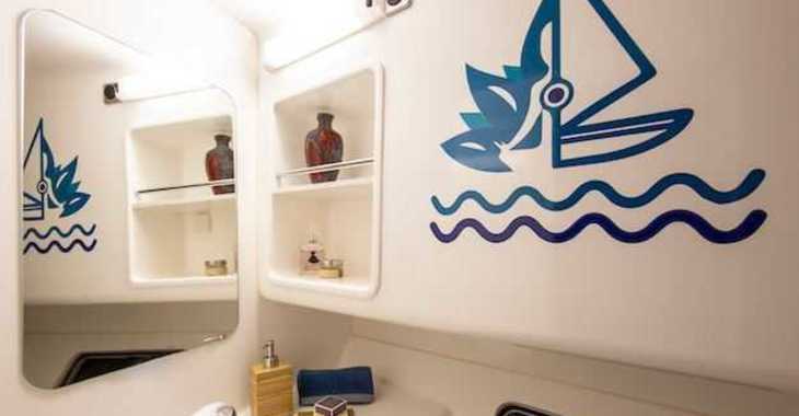 Rent a catamaran in Naviera Balear - Fountaine pajot lavezzi 40