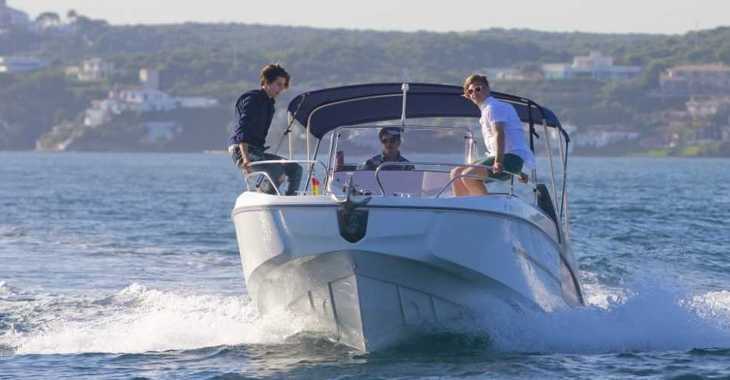 Rent a motorboat in Port Mahon - Beneteau Flyer 7.7 Open