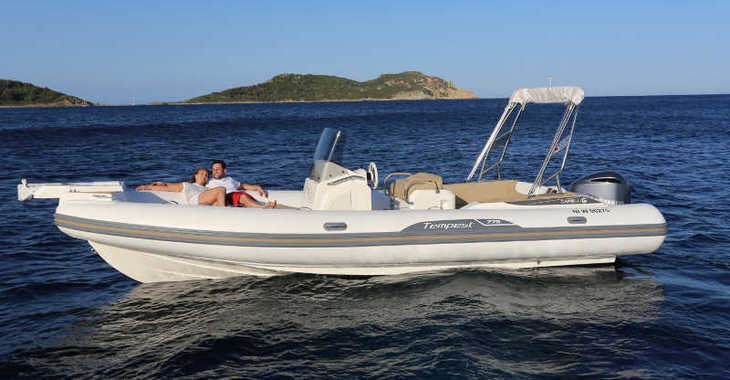 Rent a motorboat in Port Mahon - Tempest 775 