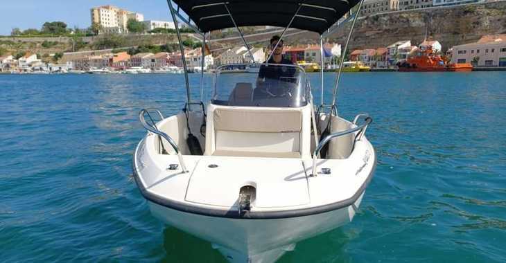 Rent a motorboat in Port Mahon - Quicksilver 605 open