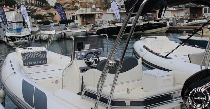Rent a motorboat in Port Mahon - BSC 75 Classic