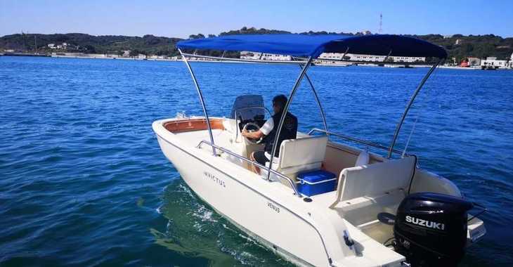 Louer bateau à moteur à Port Mahon - Invictus 190 FX