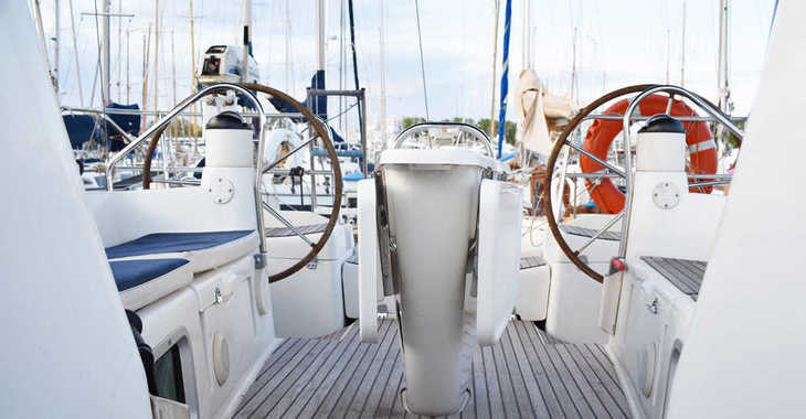 Rent a sailboat in Port Mahon - Jeanneau Sun Odyssey 42i