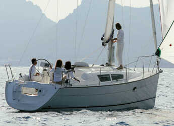 Rent a sailboat in Lavrion Marina - Sun Odyssey 32 i