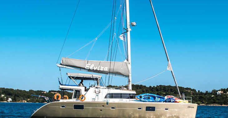 Rent a catamaran in Alimos Marina - Lagoon 500