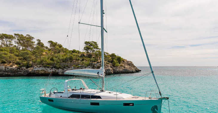 Chartern Sie segelboot in Marina Kastela - Oceanis 41.1