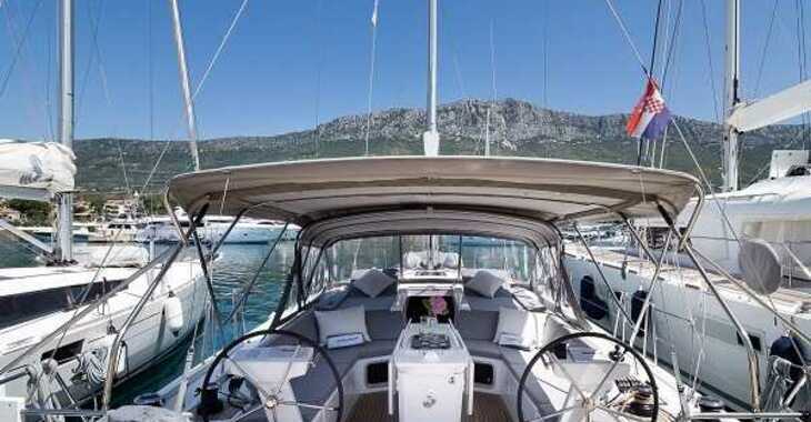 Rent a sailboat in Marina Kastela - Oceanis 51.1