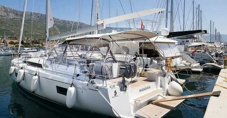Chartern Sie segelboot in Marina Kastela - Oceanis 51.1