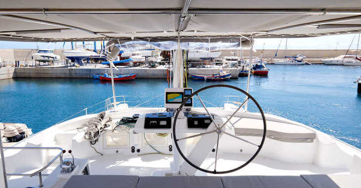 Alquilar catamarán en Ibiza Magna - Lagoon 52F