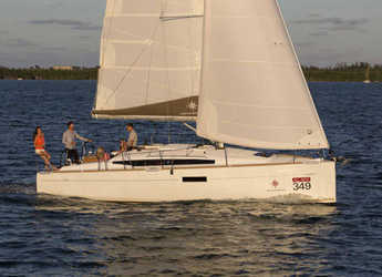 Rent a sailboat in Portocolom - Sun Odyssey 349