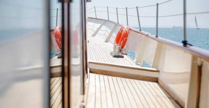 Louer yacht à Naviera Balear - Yate Clásico 