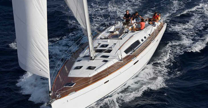Rent a sailboat in Volos - Oceanis 54