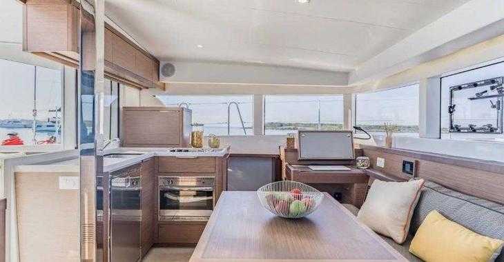 Rent a catamaran in SCT Marina - Lagoon 40 