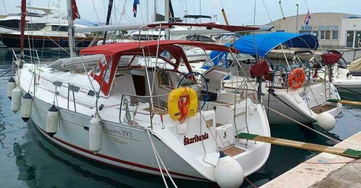 Rent a sailboat in Marina Lucica Špinut - Oceanis 393 Clipper