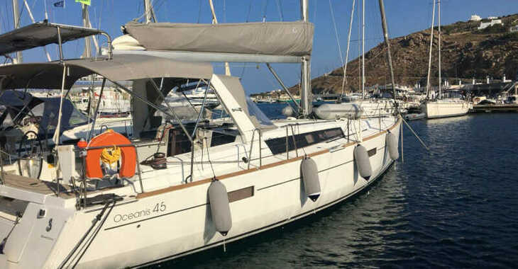 Rent a sailboat in Alimos Marina - Oceanis 45