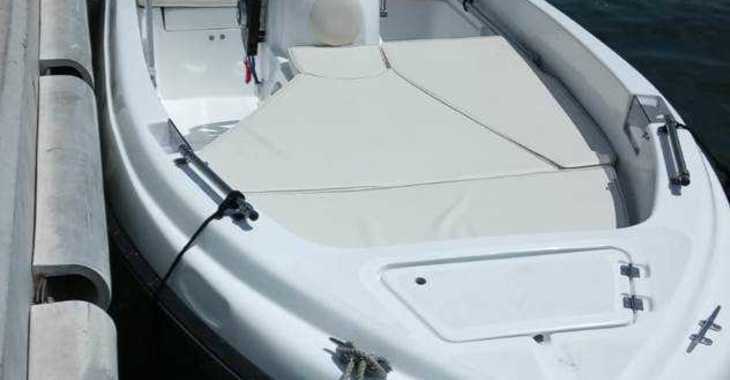 Rent a motorboat in Port of Santa Eulària  - Compass 400GT