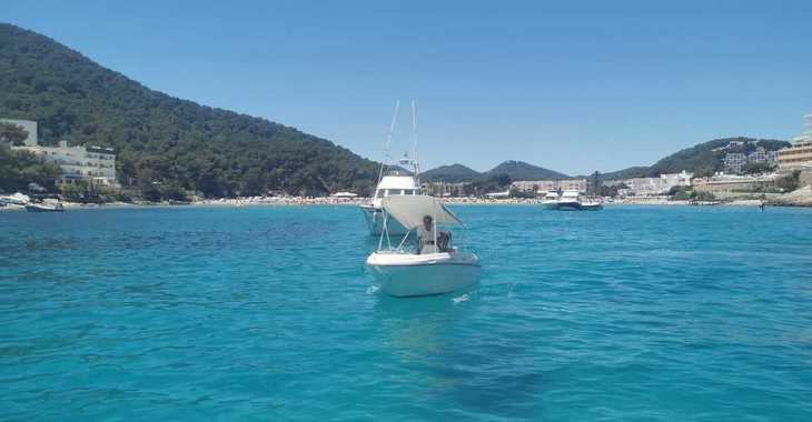 Rent a motorboat in Port of Santa Eulària  - Compass 400GT