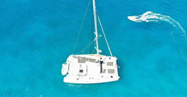 Rent a catamaran in Scrub Island - Lagoon 45
