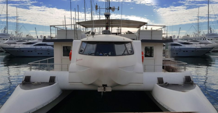 Rent a power catamaran  in Marina Real Juan Carlos I - Boaramar