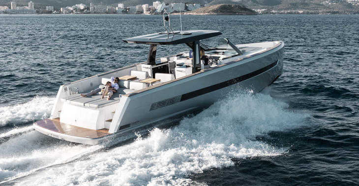 Chartern Sie yacht in Marina Ibiza - Fjord 48
