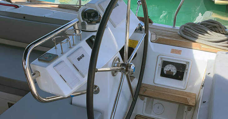 Chartern Sie segelboot in Agios Kosmas Marina - Bénéteau Sense 51 - 3 + 1 cab.