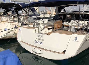Rent a sailboat in Agios Kosmas Marina - Bénéteau Sense 51 - 3 + 1 cab.