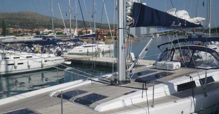 Rent a sailboat in Marina Baotić - Hanse 575 - 5 + 1 cab.