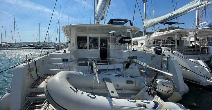 Rent a catamaran in Marina Baotić - Lagoon 40 - 4 + 2 cab 
