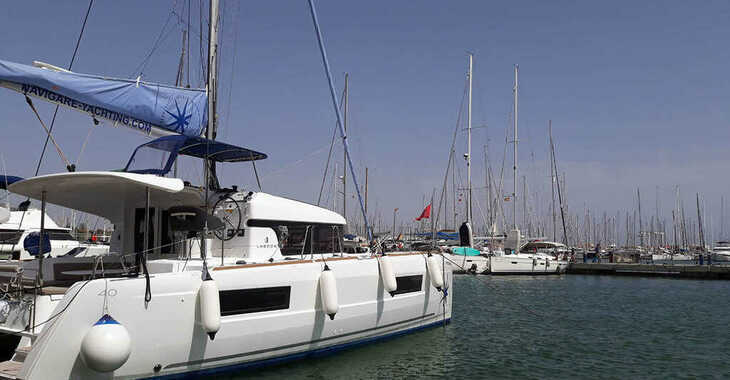 Alquilar catamarán en Naviera Balear - Lagoon 40 - 4 + 2 cab 