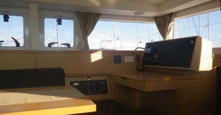 Rent a catamaran in Agios Kosmas Marina - Lagoon 400 S2 - 4 + 2 cab.
