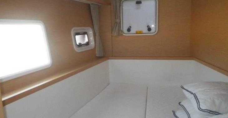 Rent a catamaran in Agios Kosmas Marina - Lagoon 400 S2 - 4 + 2 cab.