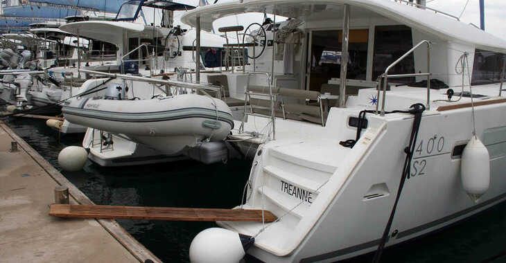 Rent a catamaran in Marina Baotić - Lagoon 400 S2 - 4 + 2 cab.