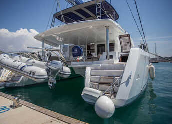 Rent a catamaran in Naviera Balear - Lagoon 52 F - 6 + 2 cab.