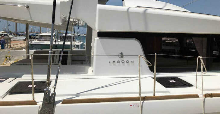 Rent a catamaran in Agios Kosmas Marina - Lagoon 52 F - 6 + 2 cab.