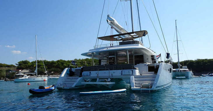Rent a catamaran in Marina Baotić - Lagoon 560 S2 - 5 + 1 cab.