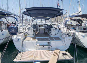 Rent a sailboat in Marina Baotić - Oceanis 41.1
