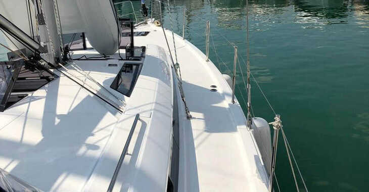 Rent a sailboat in Agios Kosmas Marina - Oceanis 51.1 - 5 + 1 cab.